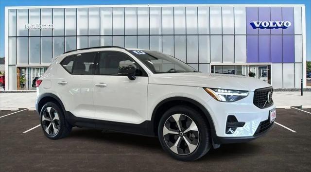 2024 Volvo XC40 B5 Core Dark Theme for sale in Barrington, IL