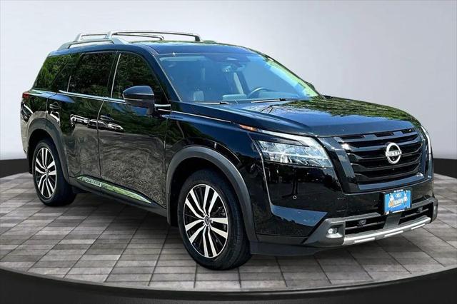 2023 Nissan Pathfinder Platinum 4WD for sale in Woodstock, IL