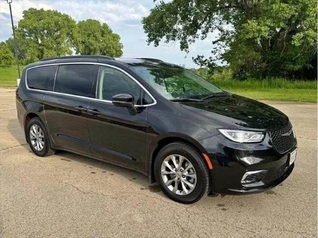 2023 Chrysler Pacifica Touring L AWD for sale in East Dubuque, IL