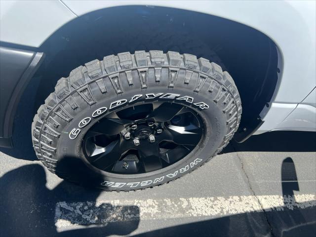 2026 Ram 1500 Warlock Crew Cab 4x4 5'7" Box