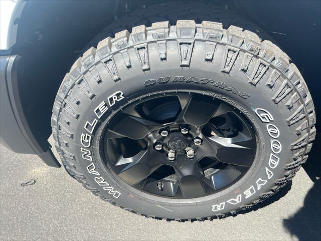2026 Ram 1500 Warlock Crew Cab 4x4 5'7" Box