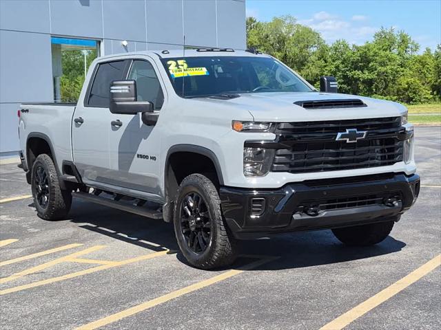 2025 Chevrolet Silverado 2500HD 4WD Crew Cab Standard Bed Custom