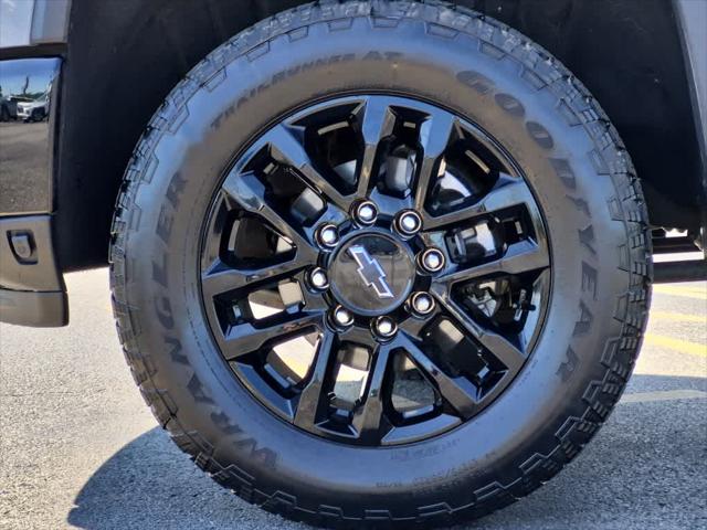 2025 Chevrolet Silverado 2500HD 4WD Crew Cab Standard Bed Custom