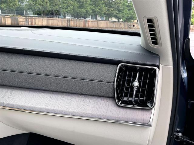 2026 Volvo XC90 Plug-In Hybrid Ultra, T8 AWD, Electric/Gasoline, Bright, 7 Seats