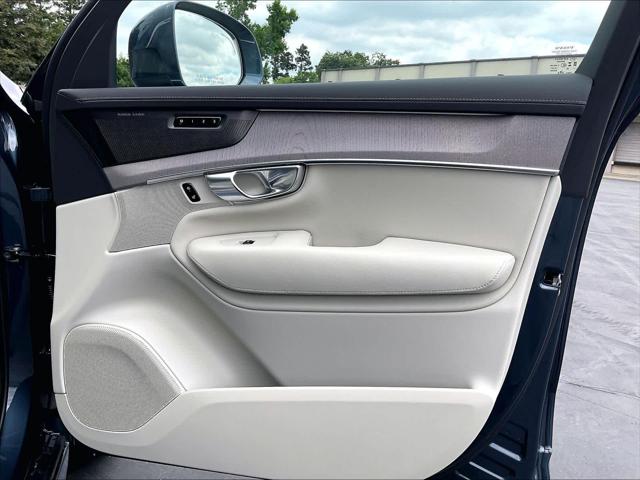2026 Volvo XC90 Plug-In Hybrid Ultra, T8 AWD, Electric/Gasoline, Bright, 7 Seats