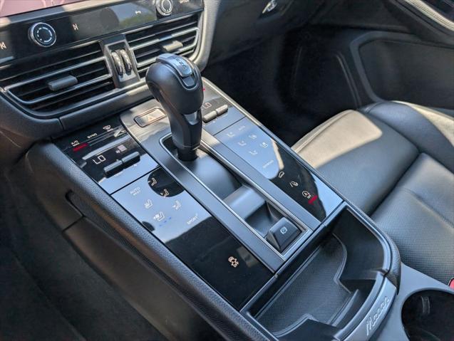 2024 Porsche Macan Unknown