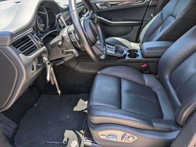2024 Porsche Macan Unknown