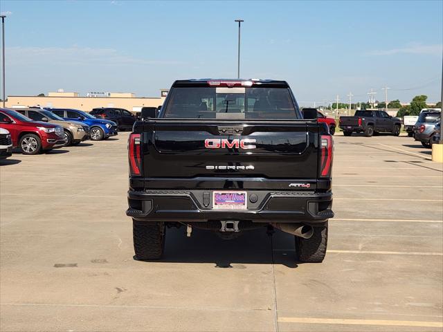 2024 GMC Sierra 2500HD 4WD Crew Cab Standard Bed AT4