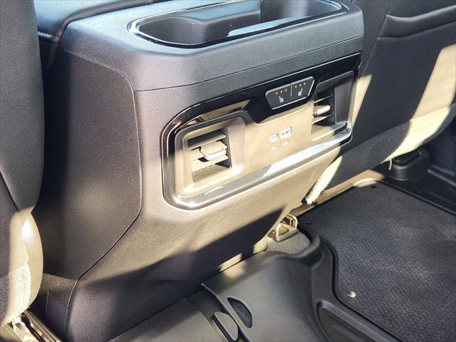 2024 GMC Sierra 2500HD 4WD Crew Cab Standard Bed AT4