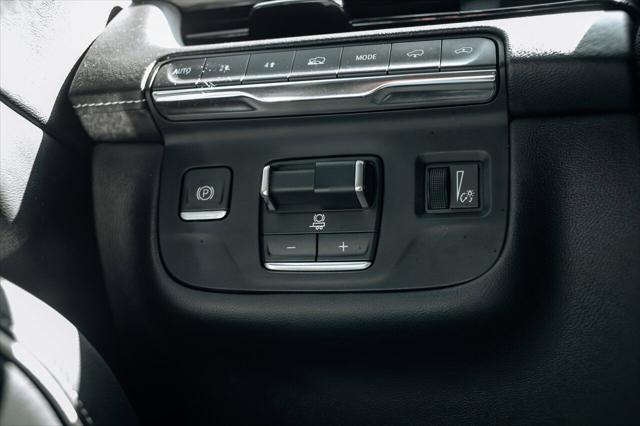 2022 Cadillac Escalade 4WD Premium Luxury