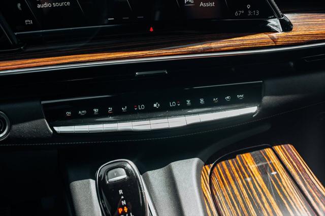 2022 Cadillac Escalade 4WD Premium Luxury