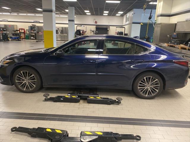 2023 Lexus ES 250 250