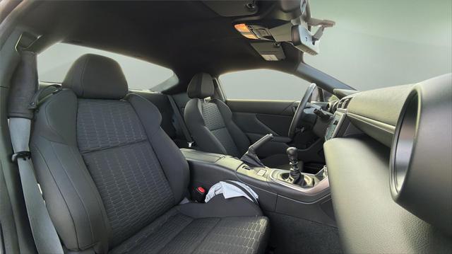 2025 Toyota GR86 2DR MT