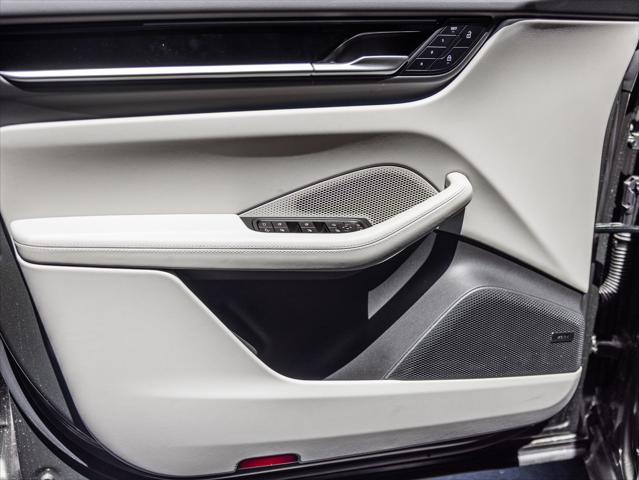 2025 Porsche Macan Electric 4