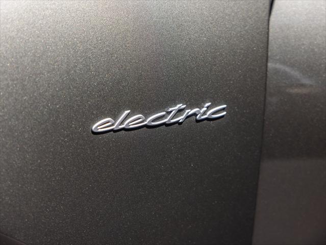 2025 Porsche Macan Electric 4
