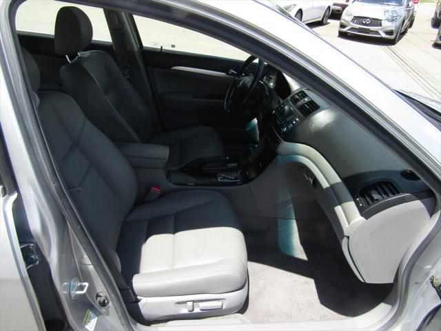 2006 Acura TSX 5-Speed AT