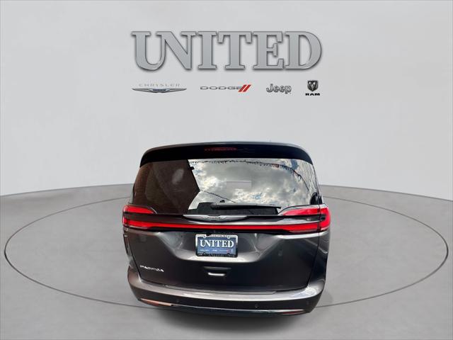 2021 Chrysler Pacifica Touring L FWD