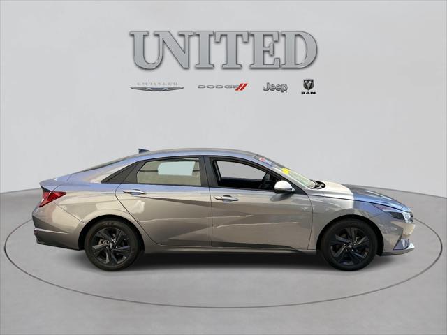 2023 Hyundai Elantra SEL IVT