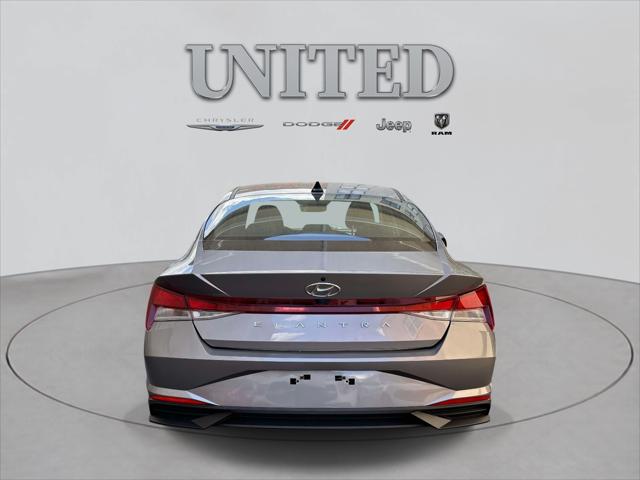 2023 Hyundai Elantra SEL IVT