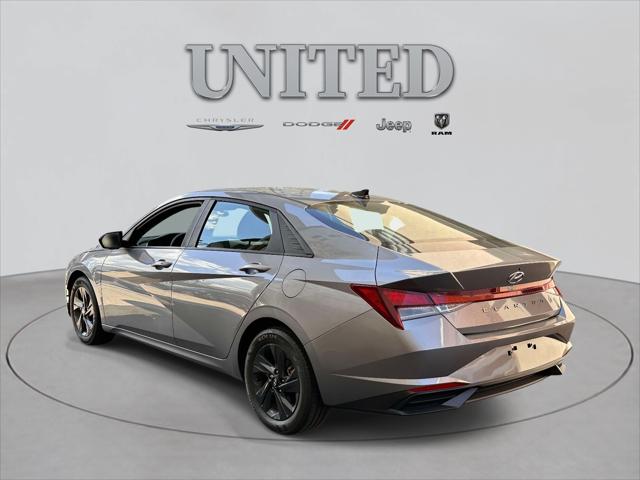 2023 Hyundai Elantra SEL IVT