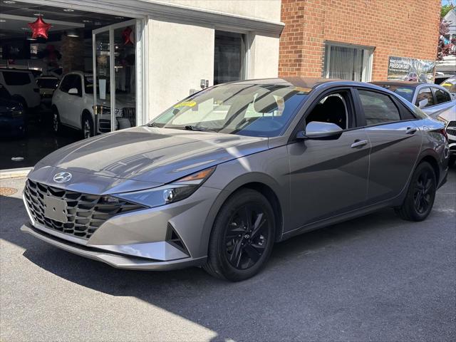 2023 Hyundai Elantra SEL IVT