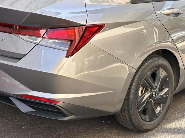 2023 Hyundai Elantra SEL IVT