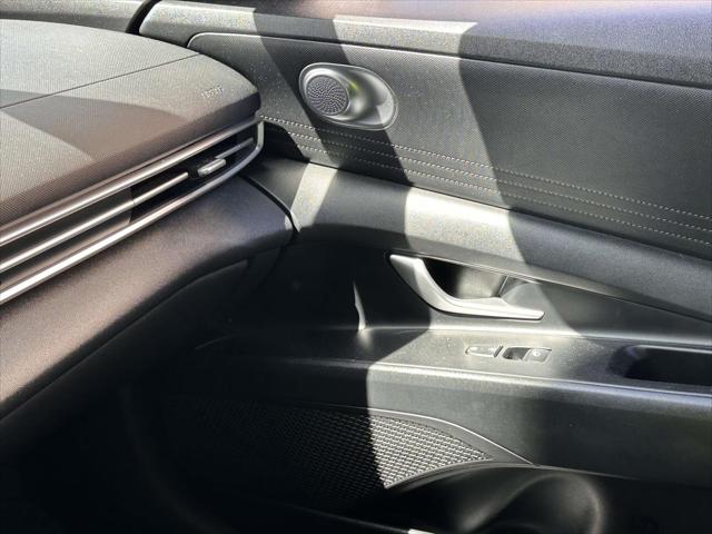 2023 Hyundai Elantra SEL IVT
