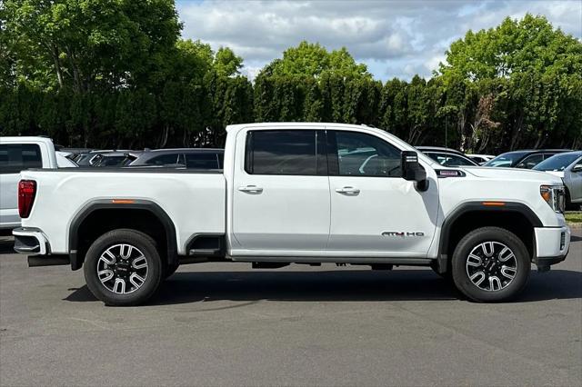 2022 GMC Sierra 2500HD 4WD Crew Cab Standard Bed AT4