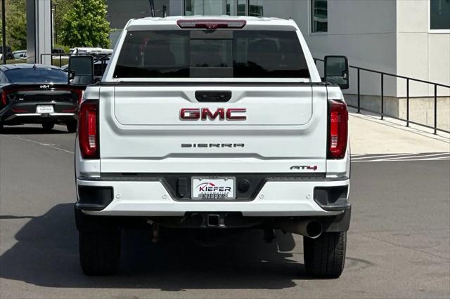 2022 GMC Sierra 2500HD 4WD Crew Cab Standard Bed AT4