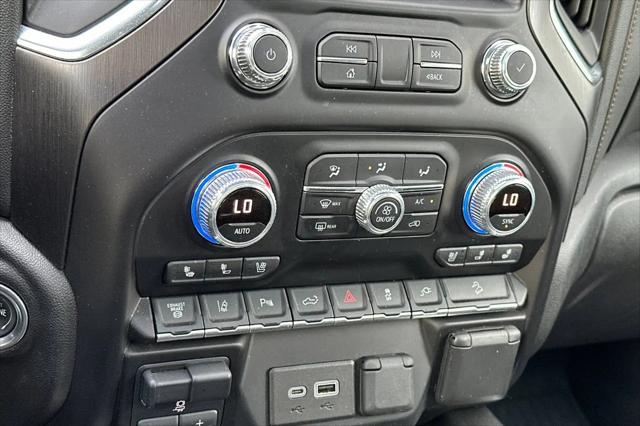 2022 GMC Sierra 2500HD 4WD Crew Cab Standard Bed AT4