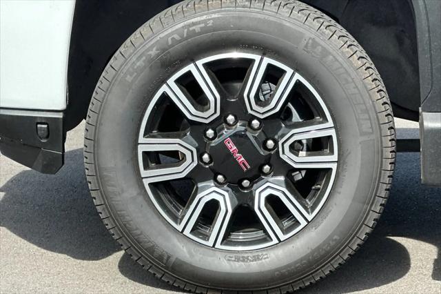 2022 GMC Sierra 2500HD 4WD Crew Cab Standard Bed AT4