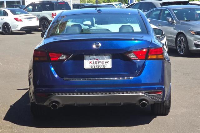 2021 Nissan Altima SR FWD
