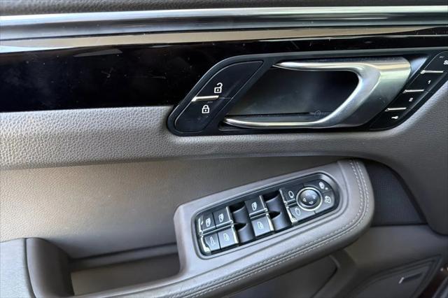 2021 Porsche Macan Macan