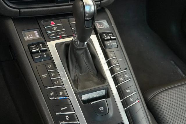 2021 Porsche Macan Macan