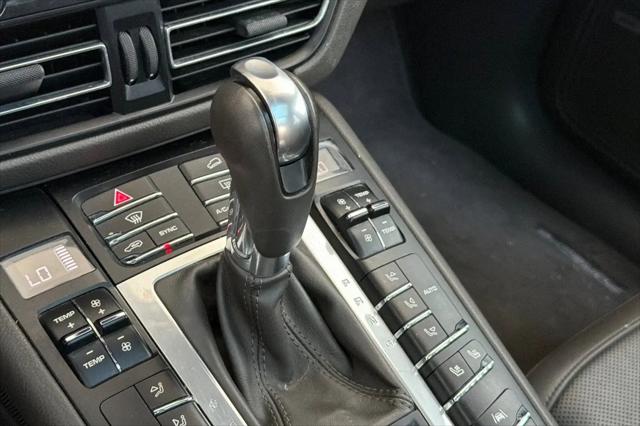 2021 Porsche Macan Macan