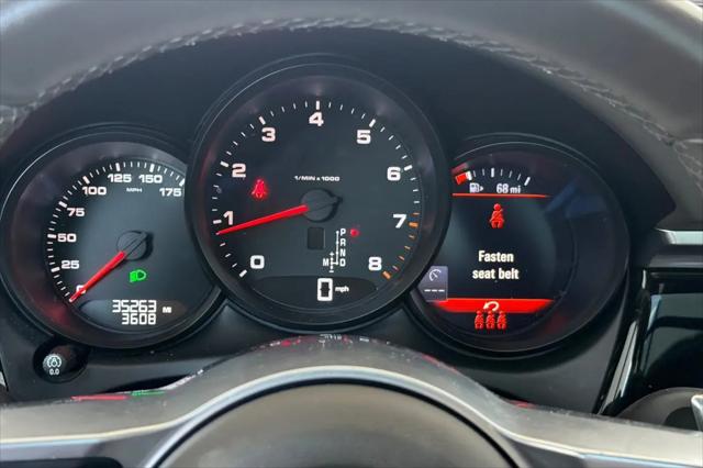 2021 Porsche Macan Macan