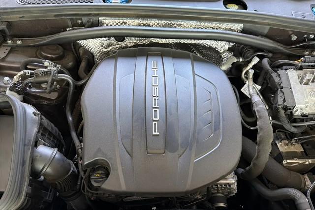 2021 Porsche Macan Macan