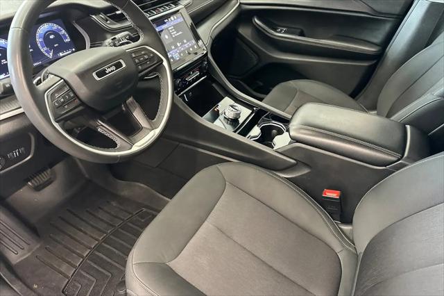 2023 Jeep Grand Cherokee L Laredo 4x4
