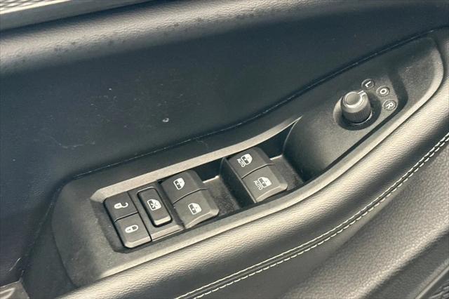 2023 Jeep Grand Cherokee L Laredo 4x4
