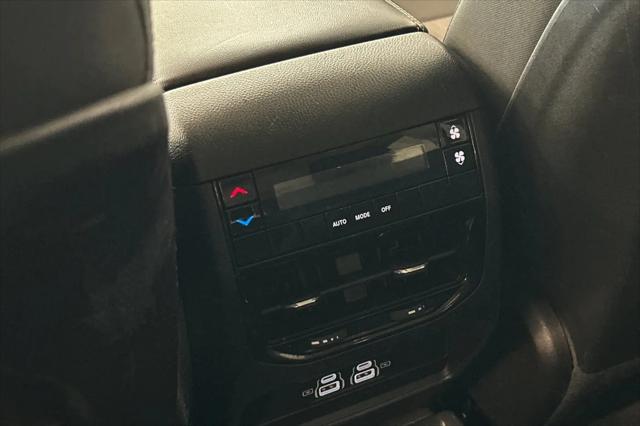 2023 Jeep Grand Cherokee L Laredo 4x4