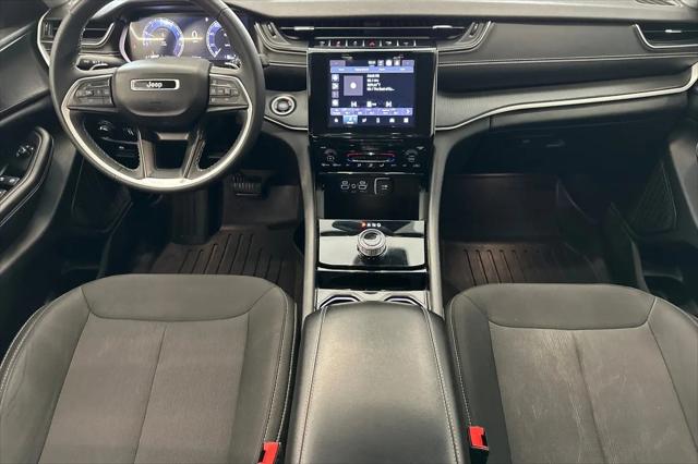 2023 Jeep Grand Cherokee L Laredo 4x4