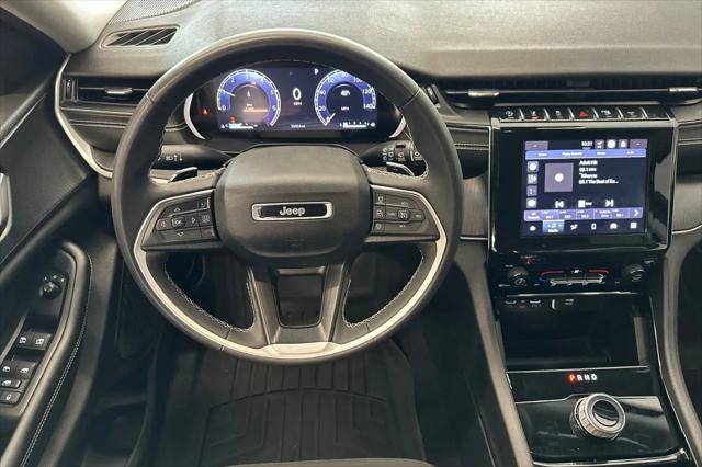 2023 Jeep Grand Cherokee L Laredo 4x4