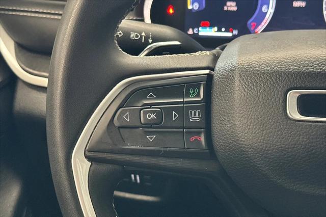 2023 Jeep Grand Cherokee L Laredo 4x4