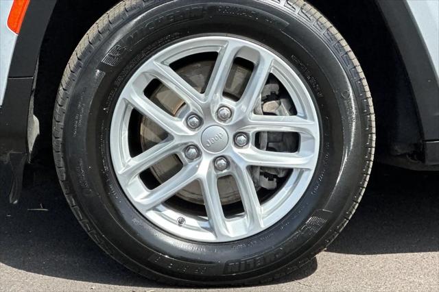 2023 Jeep Grand Cherokee L Laredo 4x4
