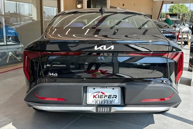 2026 Kia K4 LXS