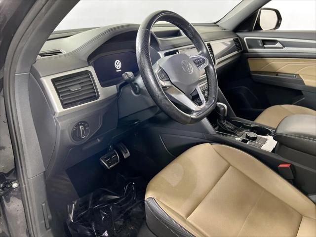 2023 Volkswagen Atlas Cross Sport 3.6L V6 SEL R-Line Black