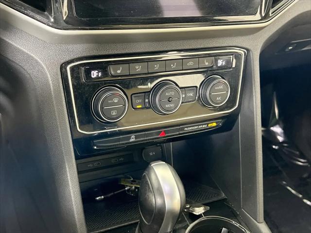 2023 Volkswagen Atlas Cross Sport 3.6L V6 SEL R-Line Black