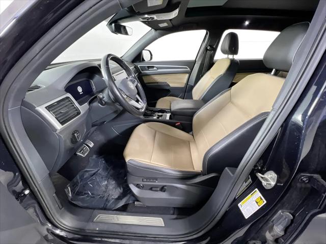 2023 Volkswagen Atlas Cross Sport 3.6L V6 SEL R-Line Black