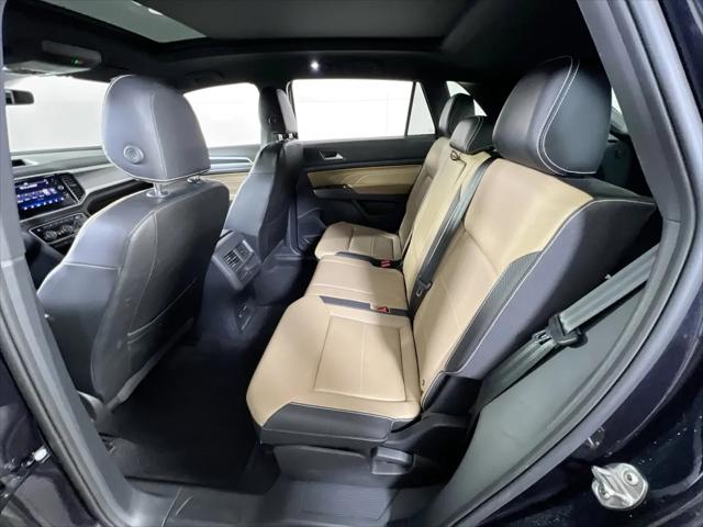 2023 Volkswagen Atlas Cross Sport 3.6L V6 SEL R-Line Black