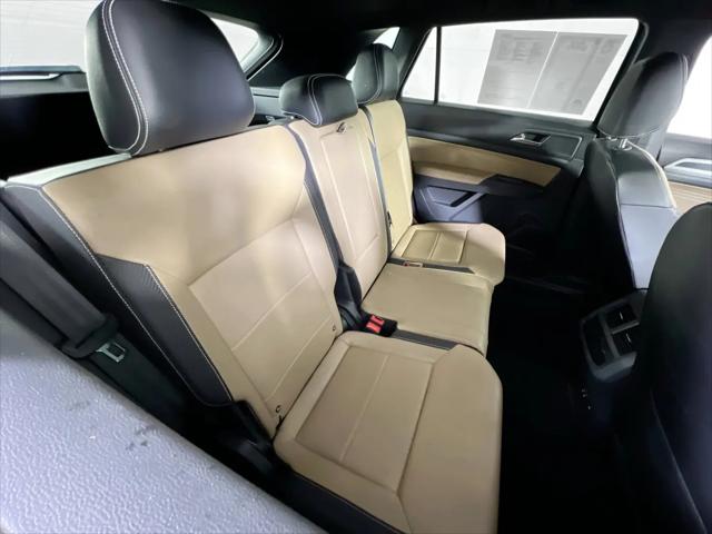 2023 Volkswagen Atlas Cross Sport 3.6L V6 SEL R-Line Black